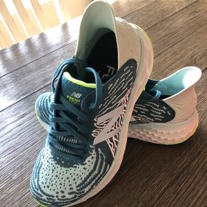 Women’s New Balance 1080 running shoe size 7 Wide